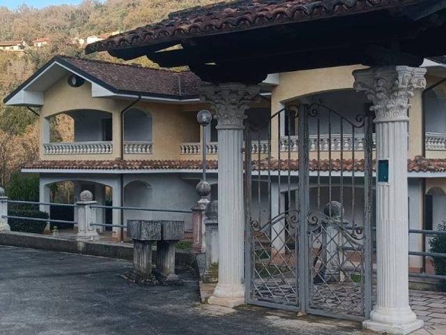 Villa in vendita a Sessa Cilento SA