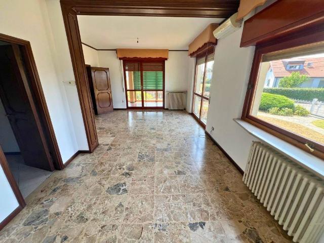 Villa in vendita a Sesto Calende VA