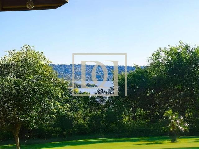Villa in vendita a Sesto Calende VA