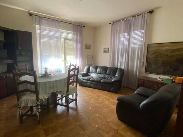 Villa in vendita a Sesto Calende VA