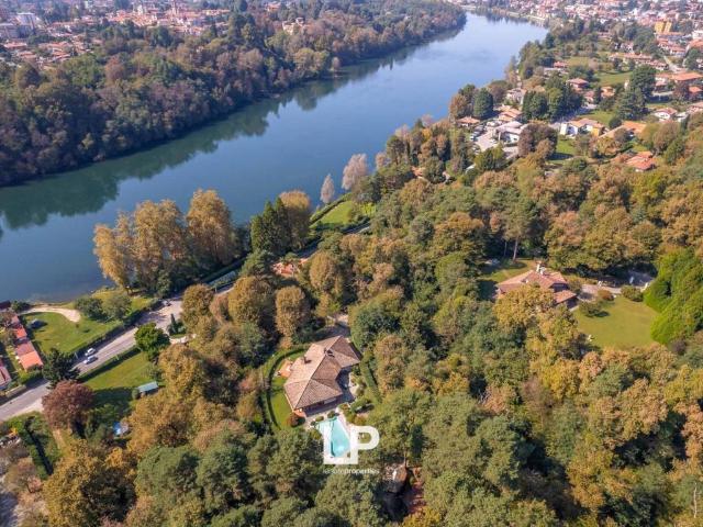 Villa in vendita a Sesto Calende VA