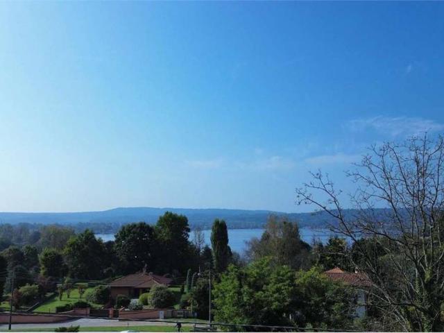 Villa in vendita a Sesto Calende VA