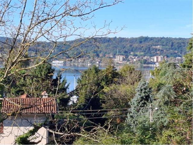 Villa in vendita a Sesto Calende VA