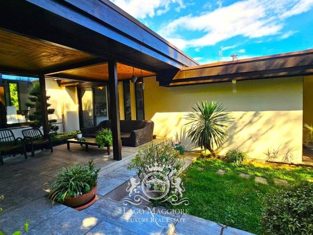 Villa in vendita a Sesto Calende VA