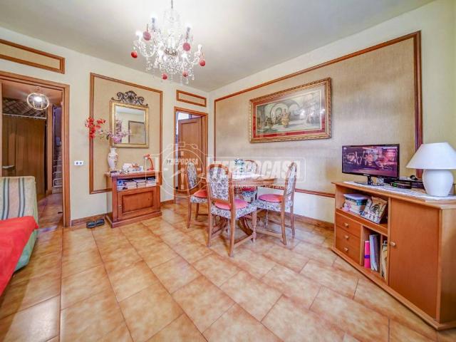 Villa in vendita a Sesto Calende VA