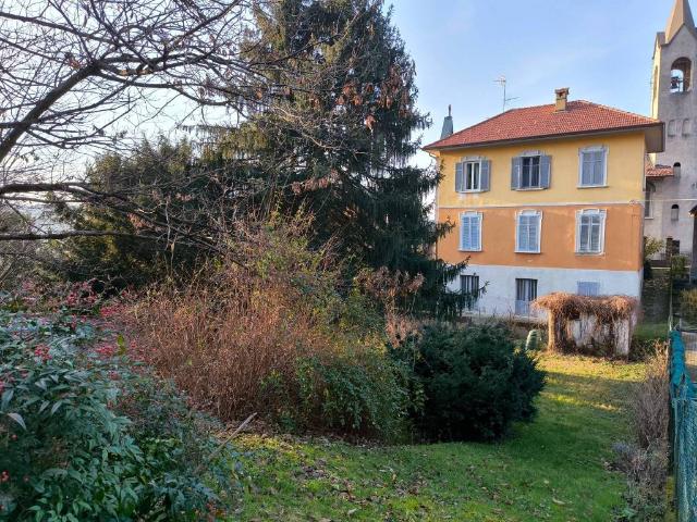 Villa in vendita a Sesto Calende VA