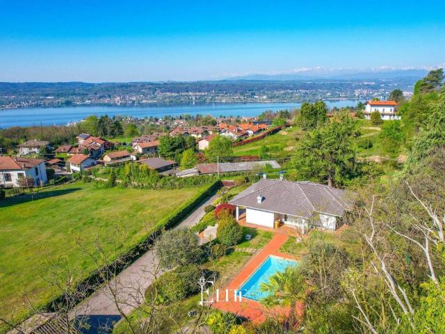 Villa in vendita a Sesto Calende VA