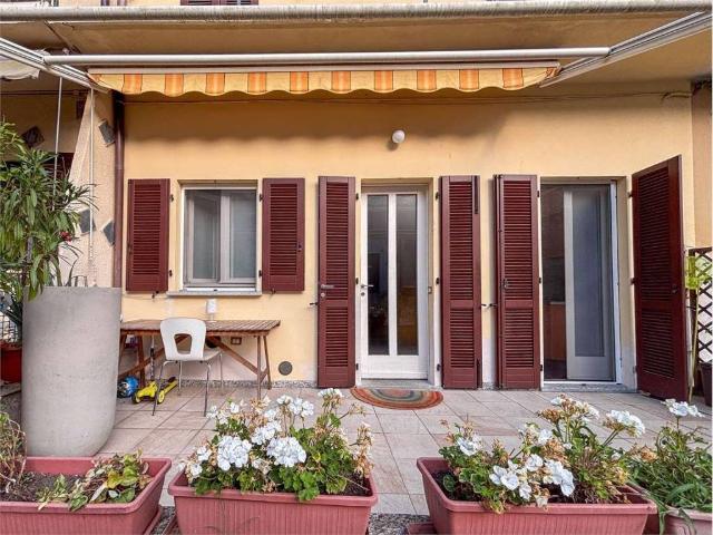 Villa in vendita a Sesto Calende VA