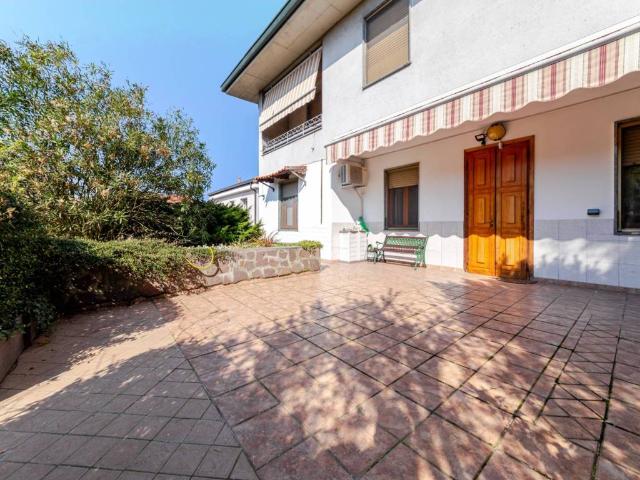 Villa in vendita a Siziano PV