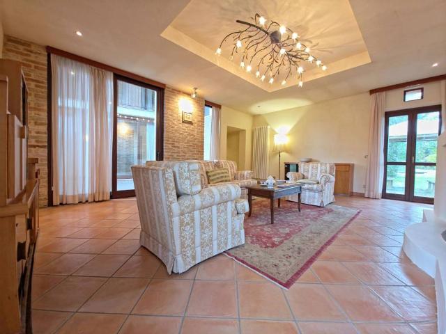 Villa in vendita a Siena SI