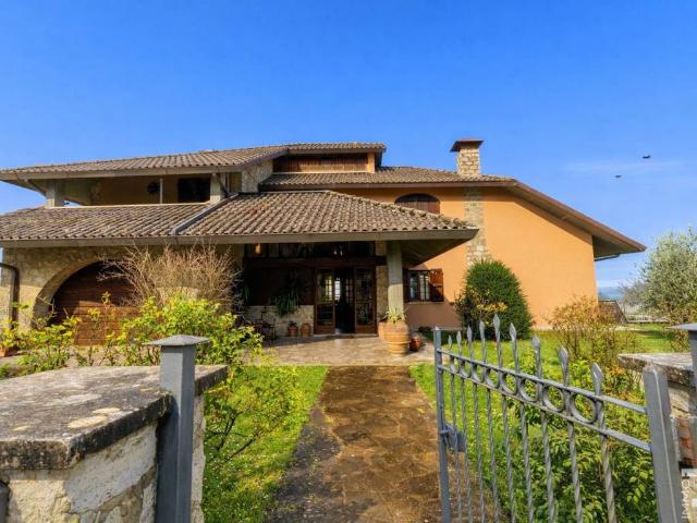 Villa in vendita a Sinalunga SI