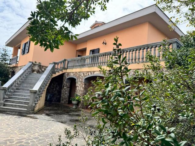 Villa in vendita a Sindia NU