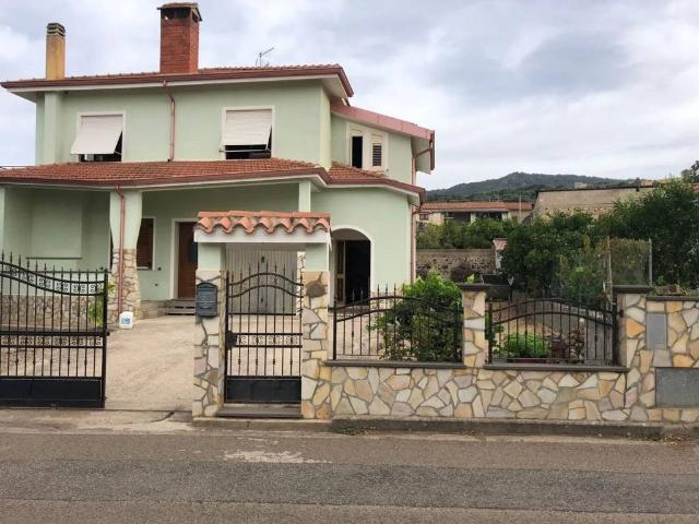 Villa in vendita a Sini OR