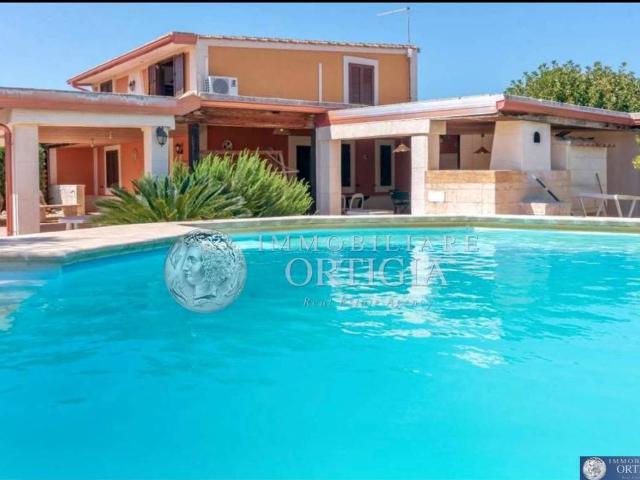 Villa in vendita a Siracusa SR