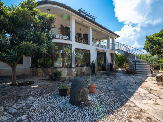 Villa in vendita a Siracusa SR