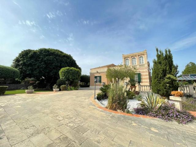 Villa in vendita a Siracusa SR