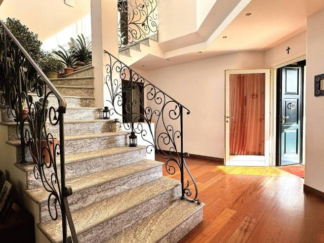 Villa in vendita a Sirone LC