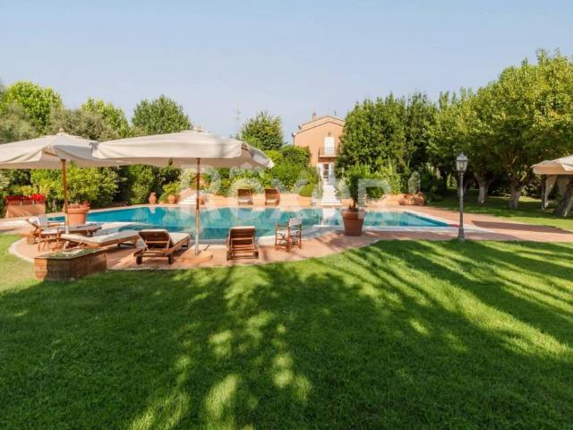 Villa in vendita a Sirolo AN