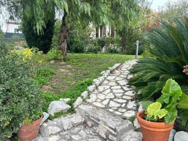 Villa in vendita a Sirolo AN