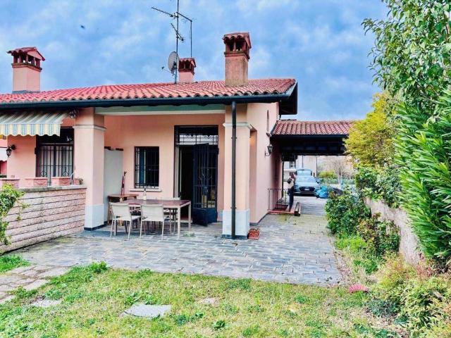 Villa in vendita a Sirmione BS