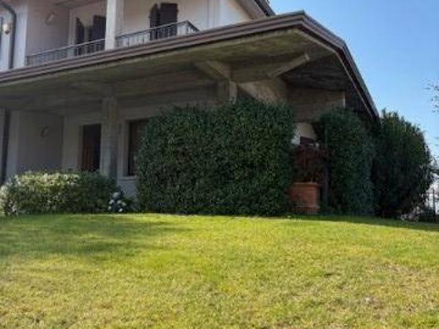 Villa in vendita a Sirmione BS