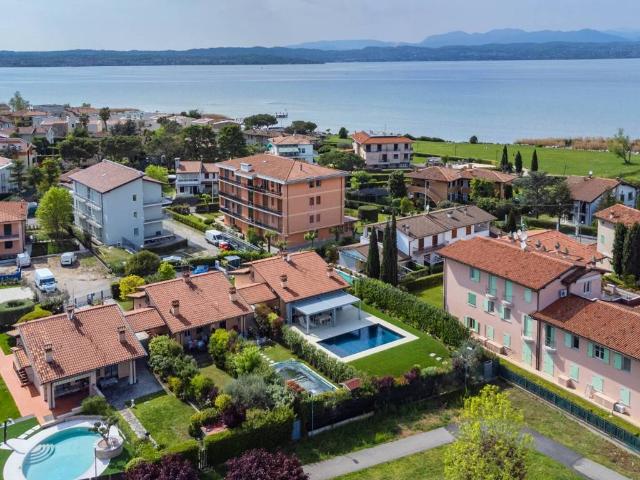 Villa in vendita a Sirmione BS