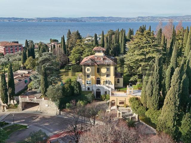 Villa in vendita a Sirmione BS