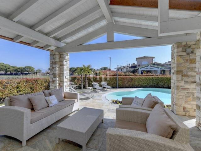 Villa in vendita a Sirmione BS