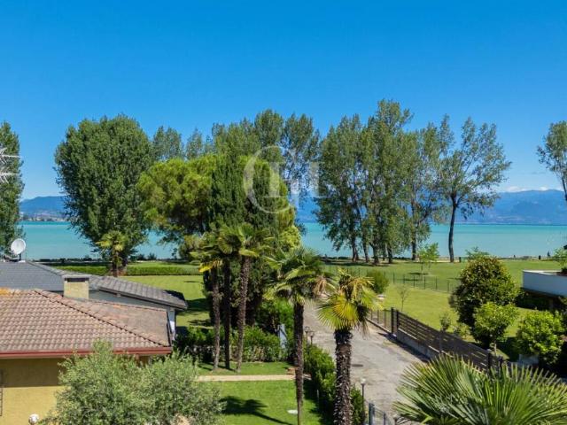 Villa in vendita a Sirmione BS