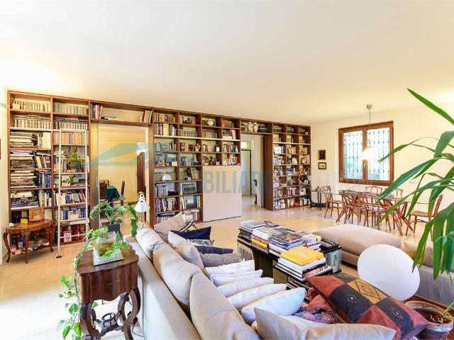 Villa in vendita a Sirtori LC