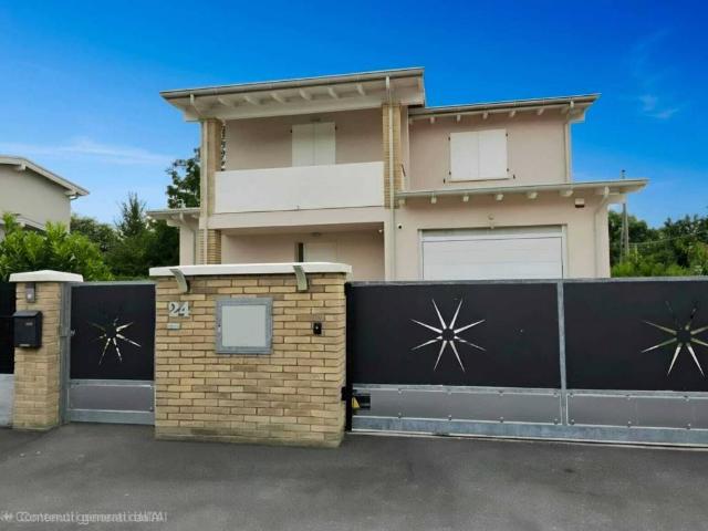 Villa in vendita a Sissa Trecasali PR