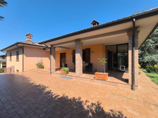 Villa in vendita a Spello PG