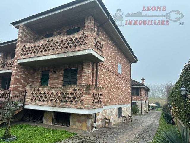 Villa in vendita a Spessa PV