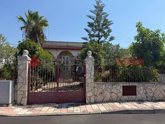 Villa in vendita a Statte TA