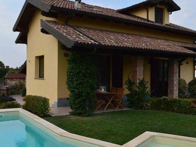 Villa in vendita a Stazzano AL