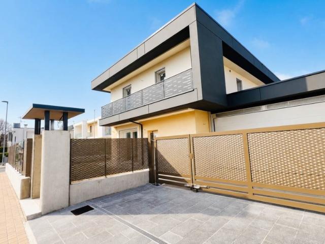 Villa in vendita a Stezzano