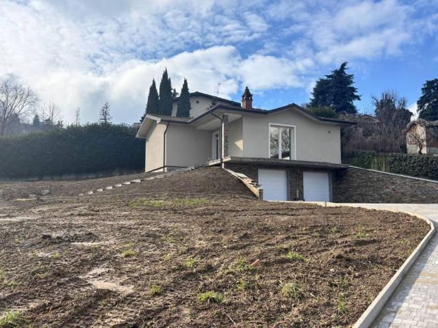 Villa in vendita a Stradella PV