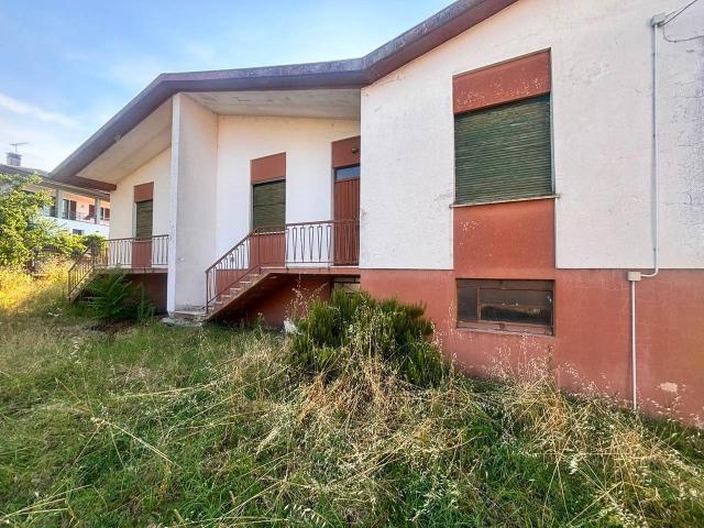 Villa in vendita a Stradella