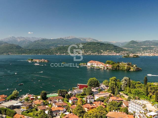 Villa in vendita a Stresa 650m² Stresa