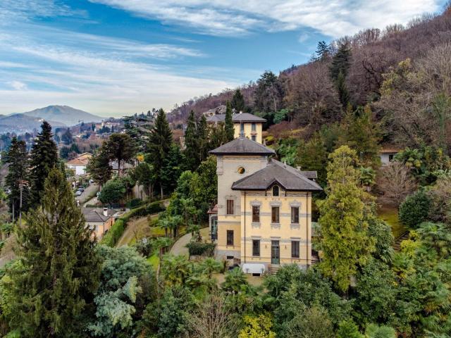 Villa in vendita a Stresa 800m² Stresa