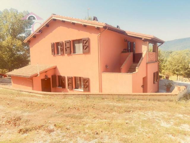 Villa in vendita a Stroncone TR