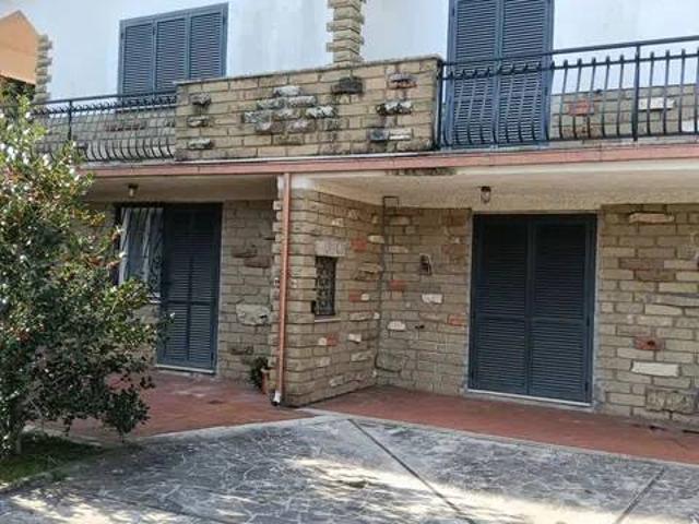Villa in vendita a Sutri VT