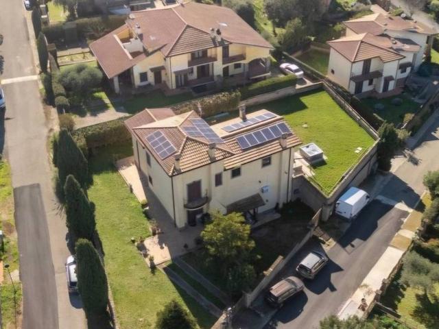 Villa in vendita a Sutri VT