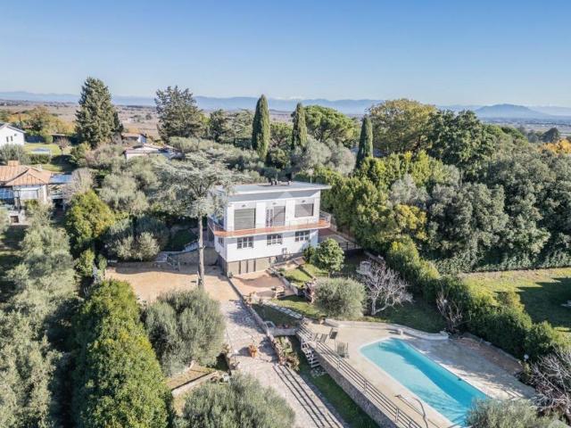 Villa in vendita a Sutri VT