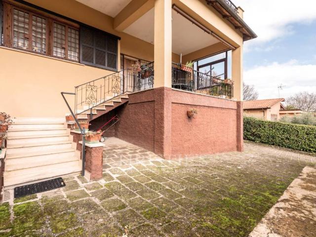 Villa in vendita a Sutri VT