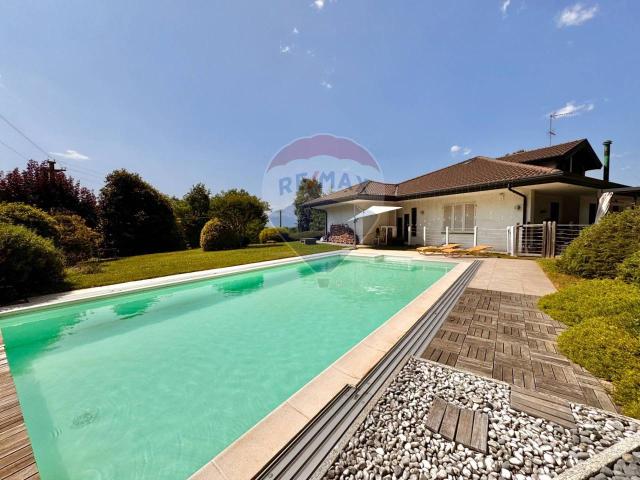 Villa in vendita a Sumirago