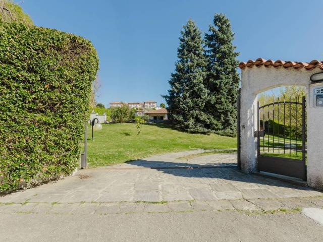 Villa in vendita a Sumirago VA