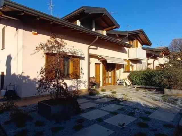 Villa in vendita a Sumirago VA