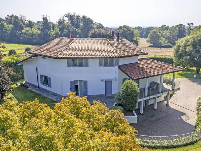 Villa in vendita a Sumirago VA