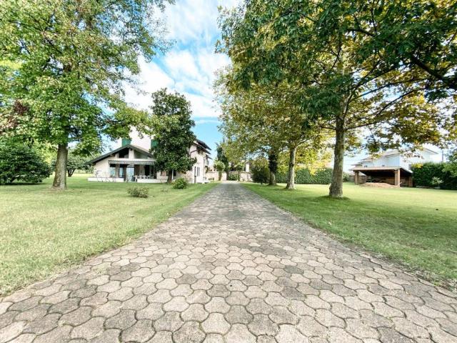 Villa in vendita a Suno NO